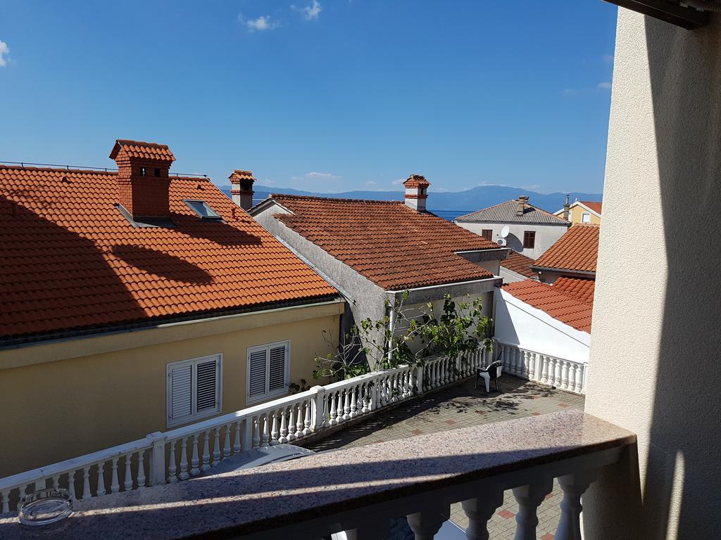 Guesthouse Villa Adria Malinska Exterior photo